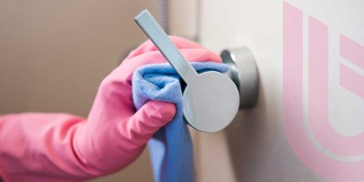De ce apar pete albe pe baterii și pe cabinele de duș? Cauze și soluții eficiente