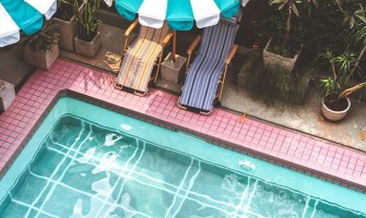 Roboți și aspiratoare pentru piscină – curățenie eficientă, fără efort Roboți și aspiratoare pentru piscină – curățenie eficientă, fără efort